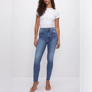 Good American always fits skinny jeans. Size 14-18. EUC